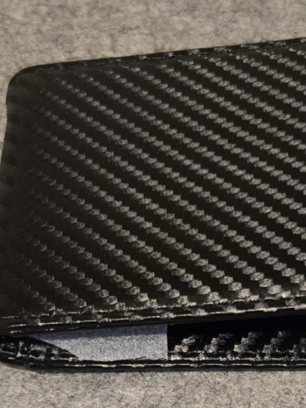 Slim Bifold Money Clip Wallet with Carbon Fiber Pattern